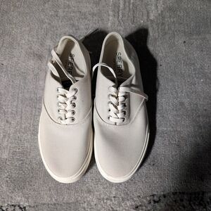 ✨ Sperry Top-Sider Canvas Sneakers – Timeless Nautical Style! ✨